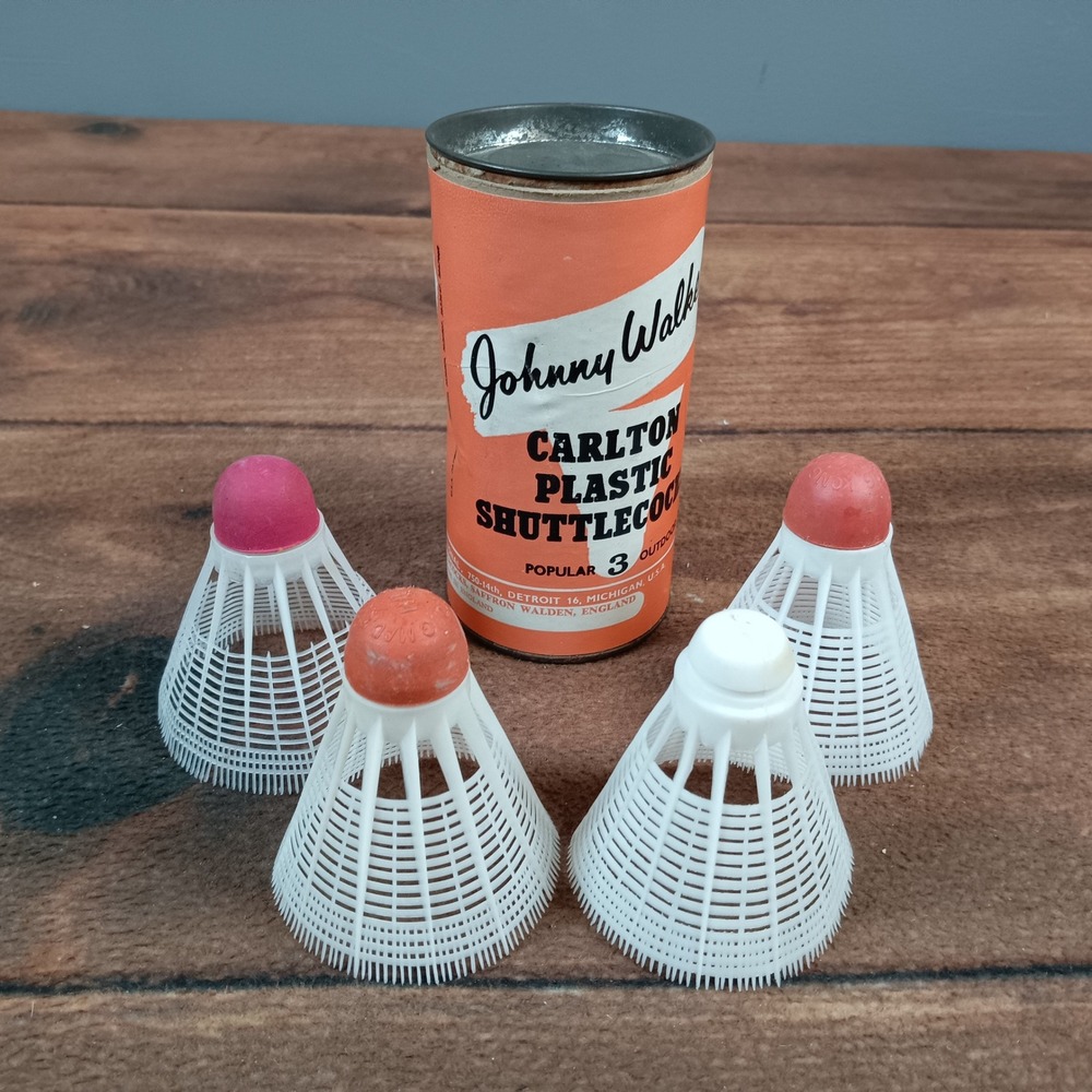 Vintage Johnny Walker Carlton Plastic Shuttlecocks Badminton Set Made in England